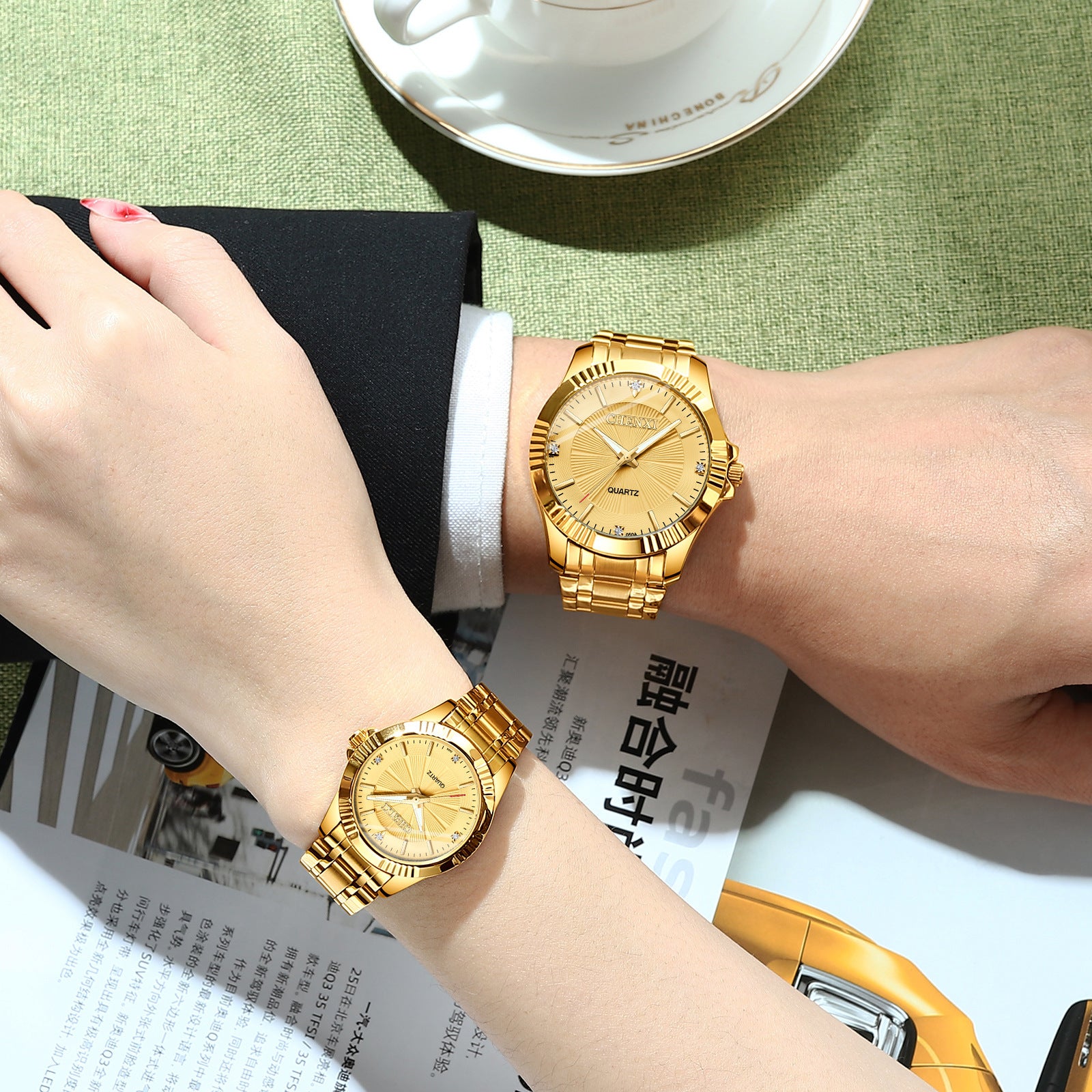 Gold Stainless Steel Quartz Watch for Couple